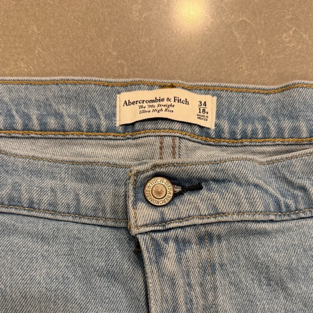 Abercrombie & Fitch Light Blue High Rise Women Jeans - Picture 2 of 7